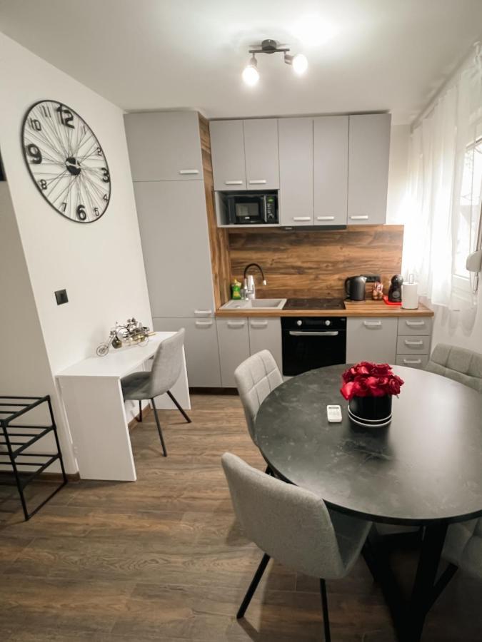 Vinkovci 1 Apartamento Exterior foto