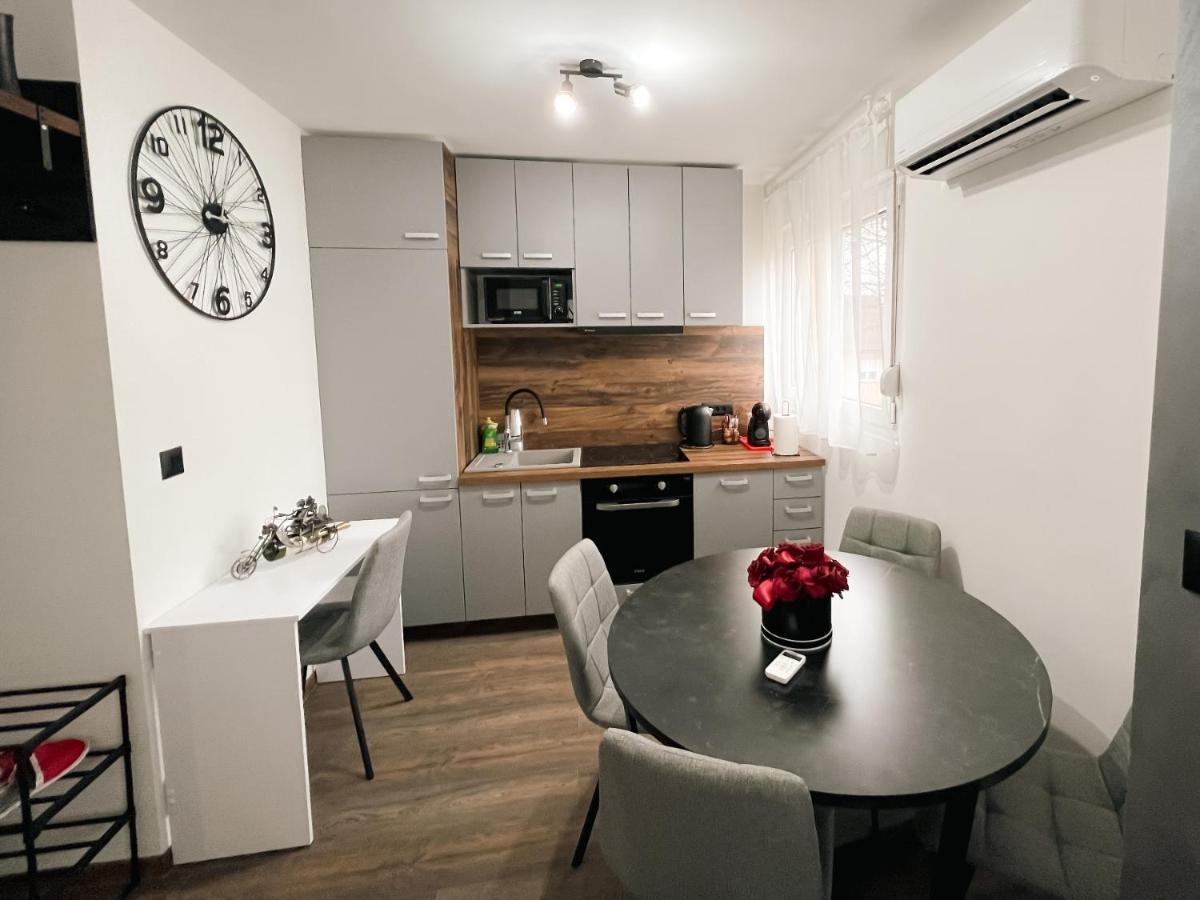Vinkovci 1 Apartamento Exterior foto